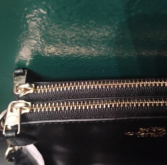 Coach Smooth Leather Double Corner Zip Black F64581 NWT - Picture 8 of 10